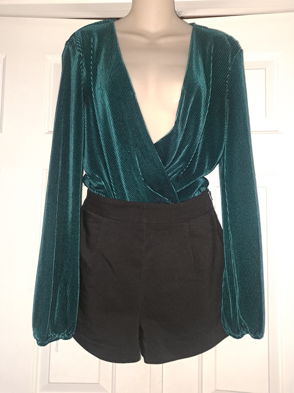 astr velvet bodysuit with forever 21 shorts